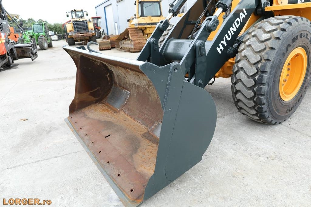 Hyundai HL 955 A - Wheel loader: gambar 5 Hyundai HL 955 A - Wheel loader: gambar 5