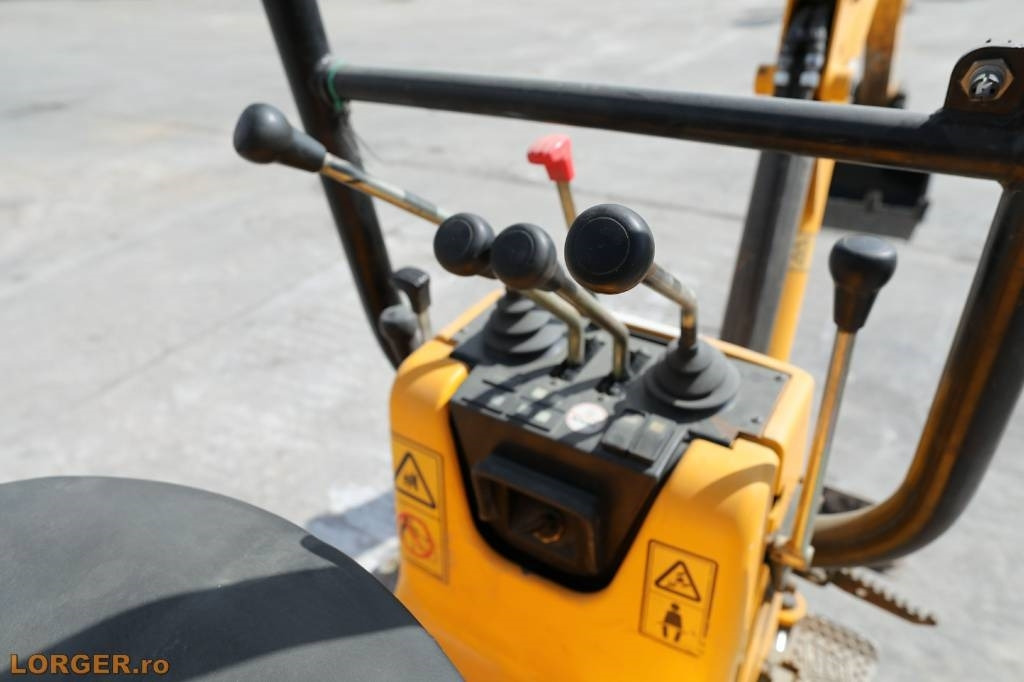 Ekskavator mini JCB 8008 CTS: gambar 12