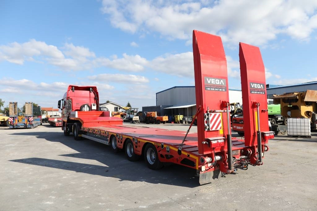 MAN TGX 18.500 4x2 LLS + Trailer Vega 3 axel lowbed - Tractor head: gambar 5 MAN TGX 18.500 4x2 LLS + Trailer Vega 3 axel lowbed - Tractor head: gambar 5