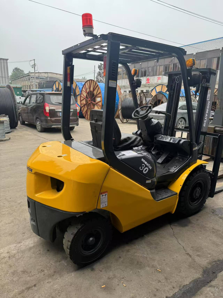KOMATSU FD30 - Forklift: gambar 5 KOMATSU FD30 - Forklift: gambar 5
