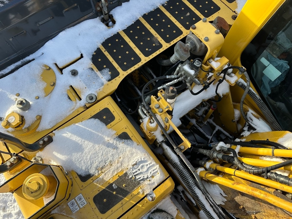 Ekskavator perayap Komatsu PC 210 LC-11: gambar 22