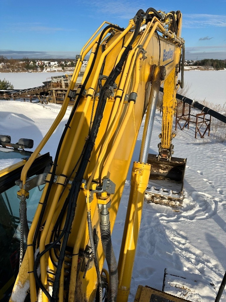 Ekskavator perayap Komatsu PC 210 LC-11: gambar 26