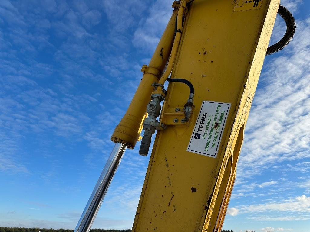 Ekskavator perayap Komatsu PC 210 LC-11: gambar 17