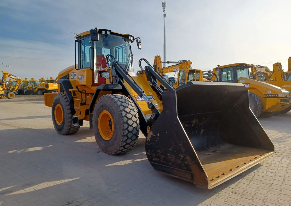 JCB 427 HT - Ekskavator roda: gambar 2 JCB 427 HT - Ekskavator roda: gambar 2