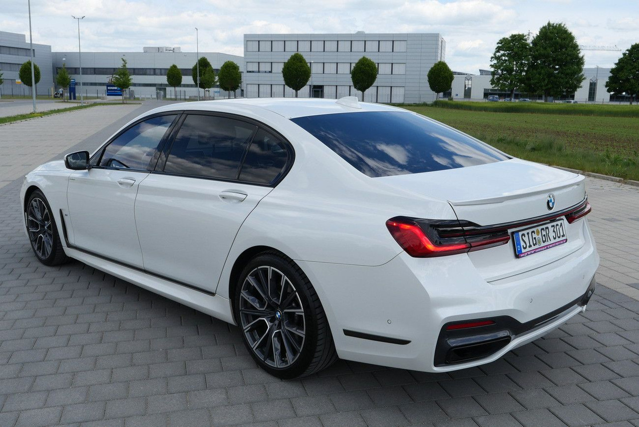 BMW 730Ld XDRIVE /VOLL/REAR ENTERT. /LANGSTRECKE 48V - Mobil sedan: gambar 5 BMW 730Ld XDRIVE /VOLL/REAR ENTERT. /LANGSTRECKE 48V - Mobil sedan: gambar 5