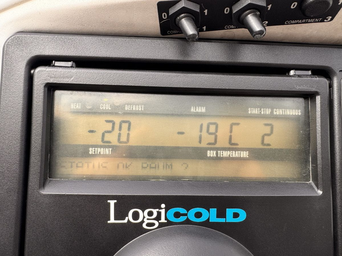 Schmitz Cargobull SKO 24/ BI TEMP CARRIER VEC 1950 MT /DS/LBW !!!! - Semi-trailer kotak tertutup: gambar 5 Schmitz Cargobull SKO 24/ BI TEMP CARRIER VEC 1950 MT /DS/LBW !!!! - Semi-trailer kotak tertutup: gambar 5