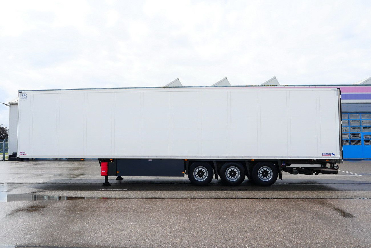 Schmitz Cargobull SKO 24/ LBW 2000 kg /BLUMEN FP 45 / TK TKM / DS - Semi-trailer kotak tertutup: gambar 5 Schmitz Cargobull SKO 24/ LBW 2000 kg /BLUMEN FP 45 / TK TKM / DS - Semi-trailer kotak tertutup: gambar 5