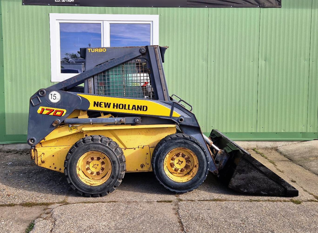 NEW HOLLAND S170 - Skid steer: gambar 1 NEW HOLLAND S170 - Skid steer: gambar 1