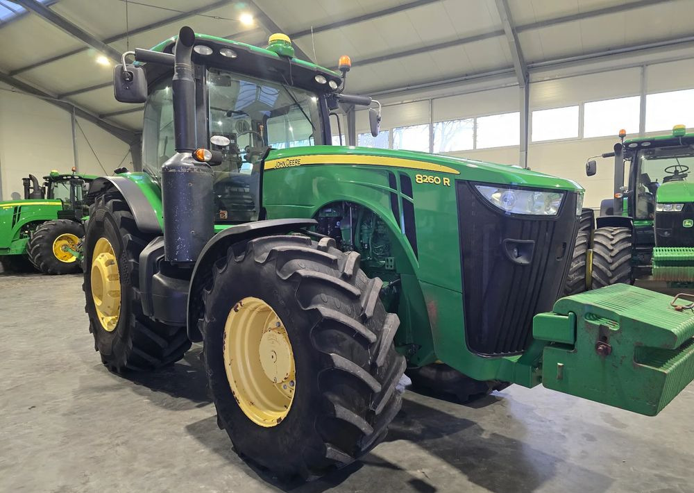 John Deere 8260R - Traktor: gambar 2 John Deere 8260R - Traktor: gambar 2