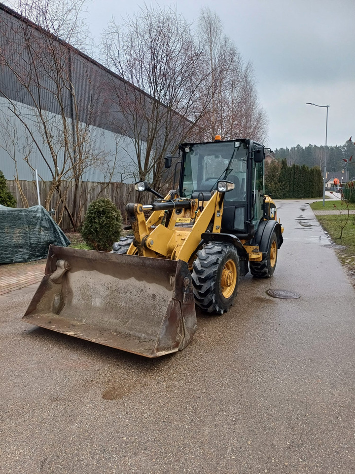 CATERPILLAR 906H - Backhoe loader: gambar 2 CATERPILLAR 906H - Backhoe loader: gambar 2
