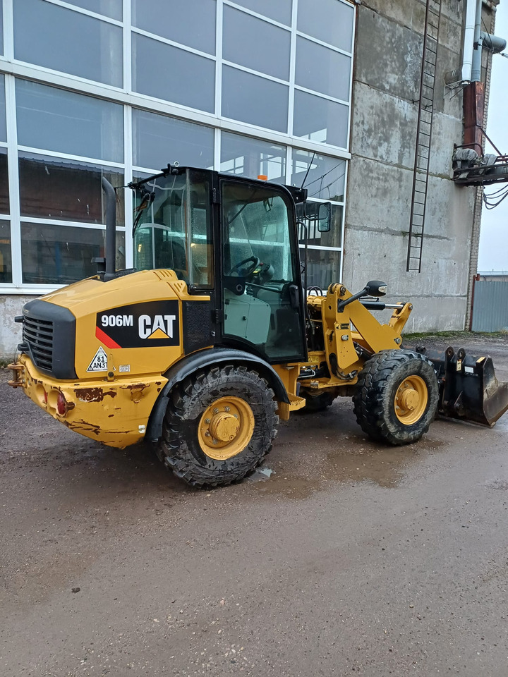 CATERPILLAR 906M - Backhoe loader: gambar 1 CATERPILLAR 906M - Backhoe loader: gambar 1