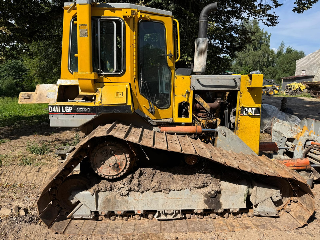 CATERPILLAR D4H LGP - Bulldozer: gambar 1 CATERPILLAR D4H LGP - Bulldozer: gambar 1