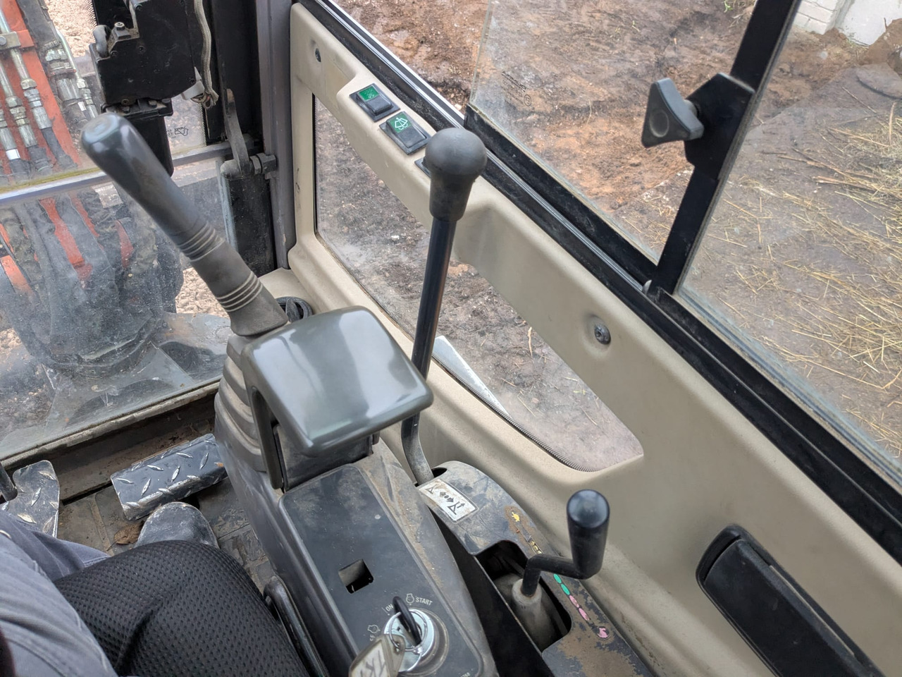 HITACHI ZX25 CLR - Ekskavator mini: gambar 5 HITACHI ZX25 CLR - Ekskavator mini: gambar 5