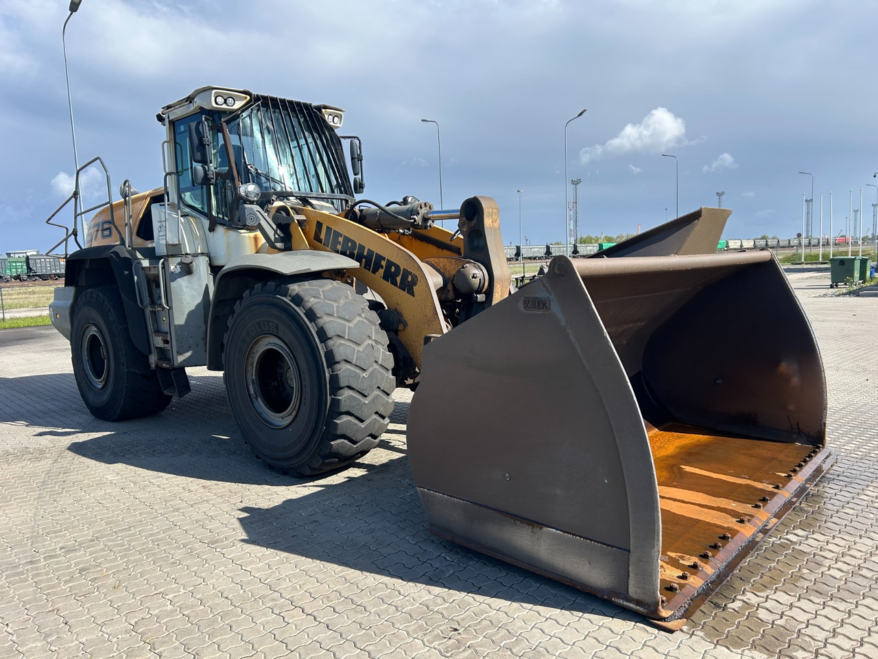 LIEBHERR L576 - Wheel loader: gambar 2 LIEBHERR L576 - Wheel loader: gambar 2