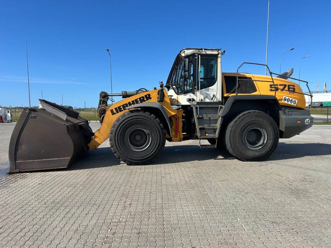 LIEBHERR L576 - Wheel loader: gambar 5 LIEBHERR L576 - Wheel loader: gambar 5