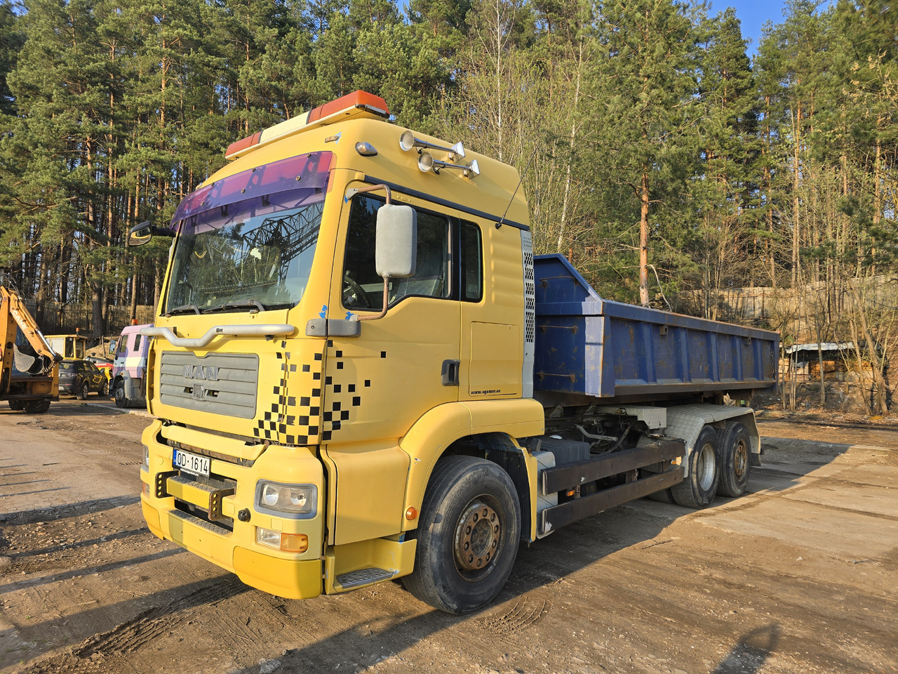 MAN TGA 26.413 - Hook lift: gambar 1 MAN TGA 26.413 - Hook lift: gambar 1