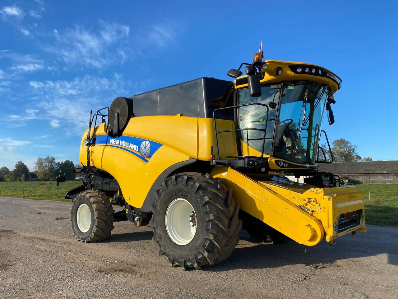 NEW HOLLAND CX8.70 - Mesin pemanen: gambar 3 NEW HOLLAND CX8.70 - Mesin pemanen: gambar 3