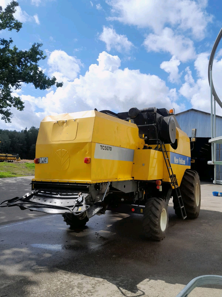New Holland TC5070 - Pemanen gabungan: gambar 4 New Holland TC5070 - Pemanen gabungan: gambar 4