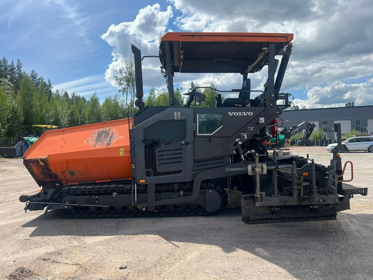 Volvo P4820D - Paver aspal: gambar 3 Volvo P4820D - Paver aspal: gambar 3