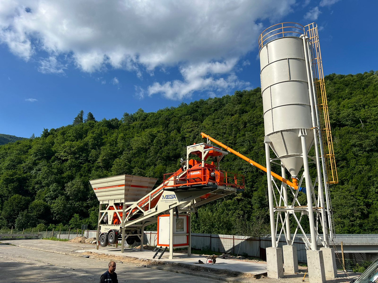 For Sale Mobile Concrete Plant 60 m³ - Pabrik beton: gambar 1 For Sale Mobile Concrete Plant 60 m³ - Pabrik beton: gambar 1