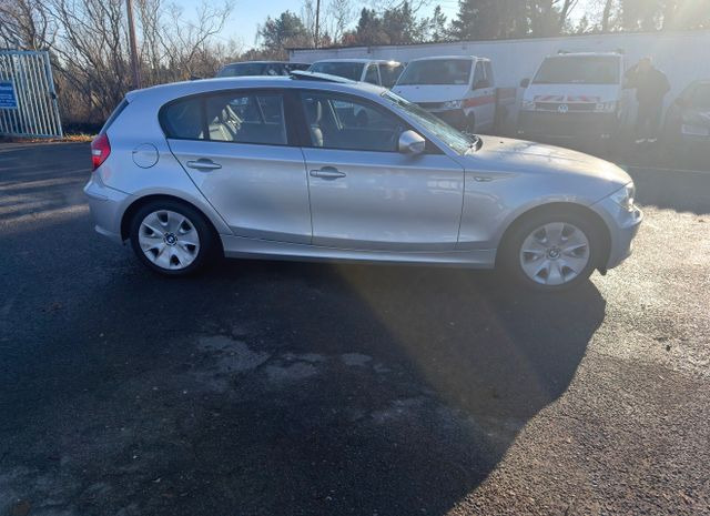 BMW 116i Limousine - Mobil: gambar 5 BMW 116i Limousine - Mobil: gambar 5