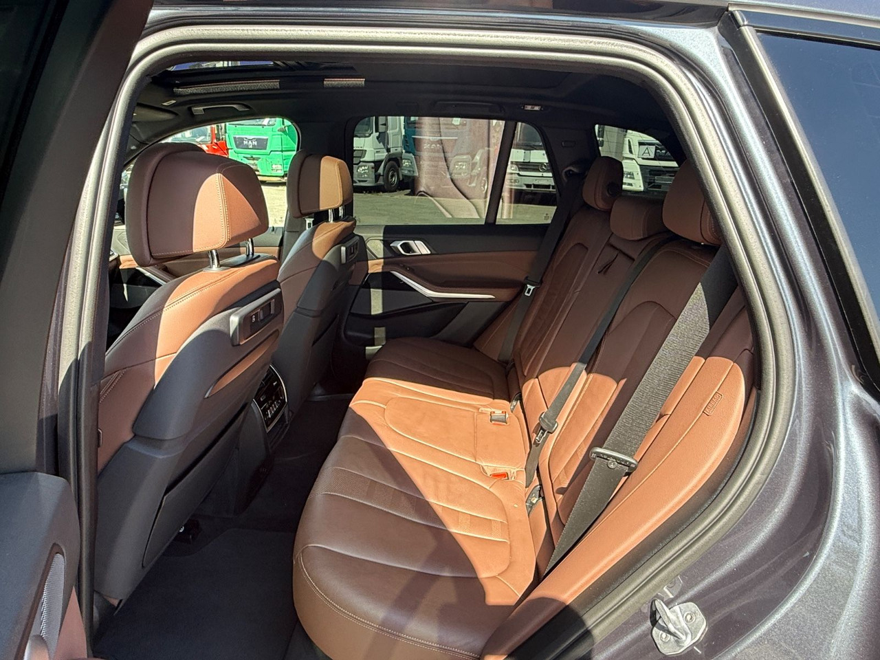 Mobil SUV BMW X5 Baureihe X5 M50 d: gambar 12