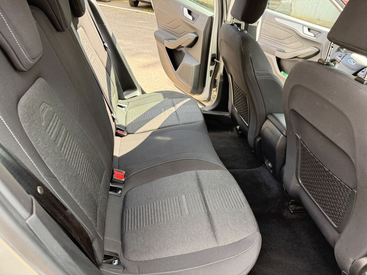 Station wagon Ford Focus Turnier Active: gambar 13