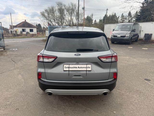 Ford Kuga Trend - Mobil sedan: gambar 5 Ford Kuga Trend - Mobil sedan: gambar 5