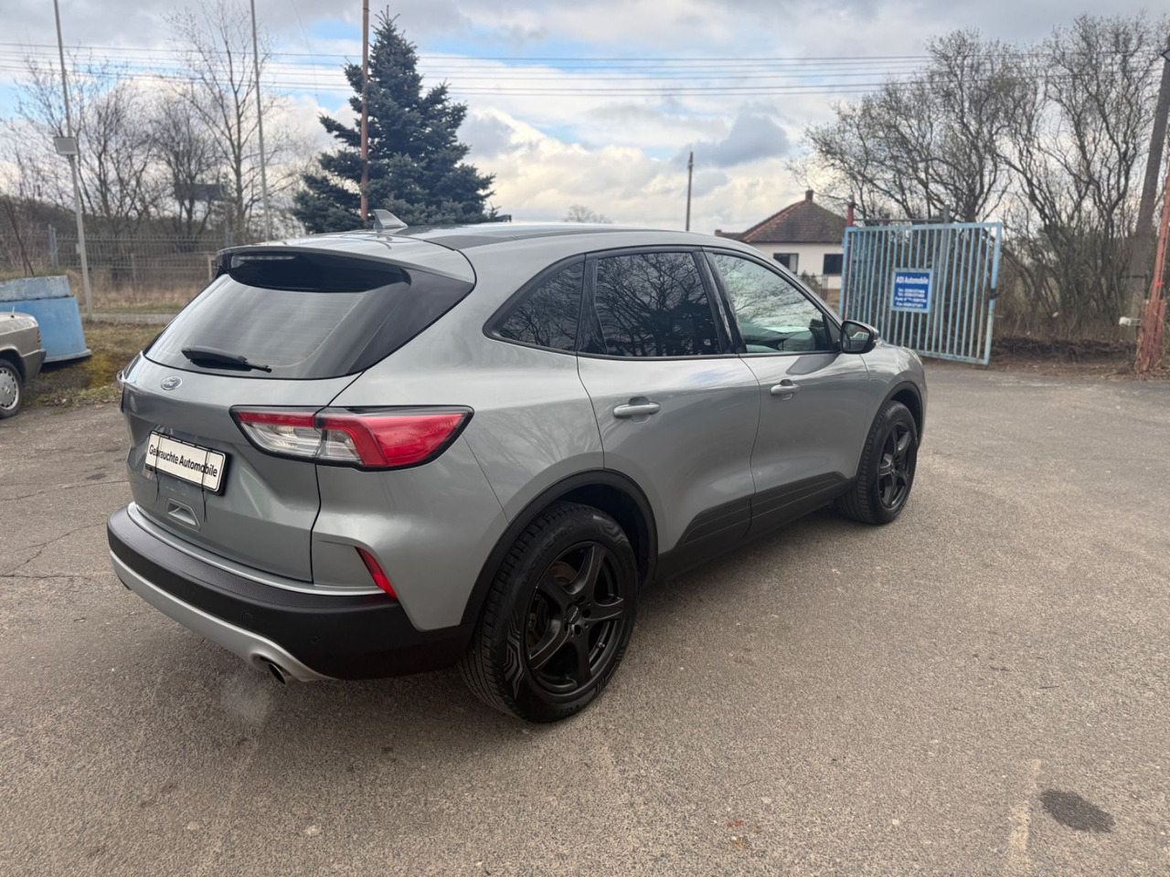 Ford Kuga Trend - Mobil sedan: gambar 4 Ford Kuga Trend - Mobil sedan: gambar 4