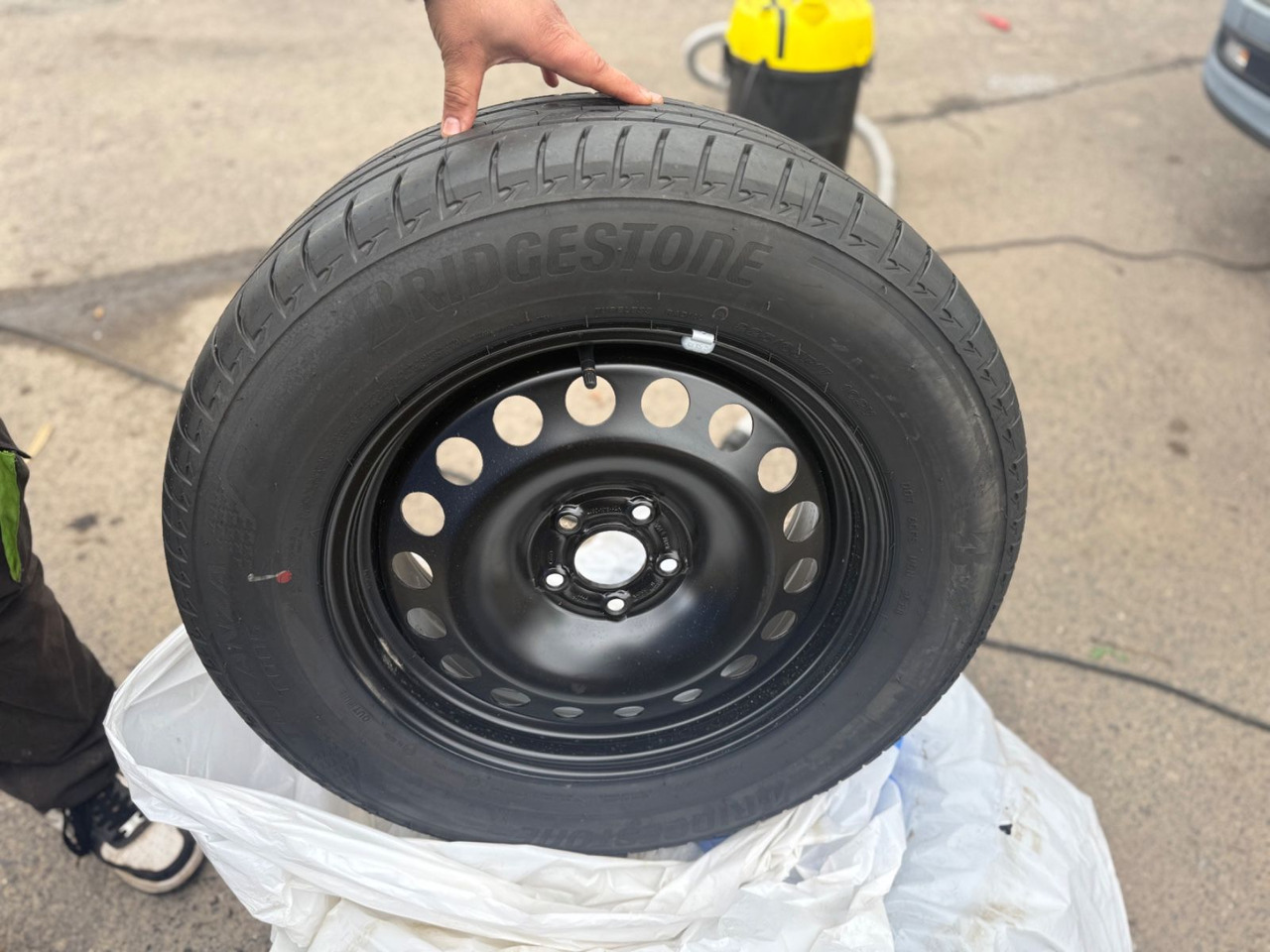 Mobil sedan Ford Kuga Trend: gambar 14