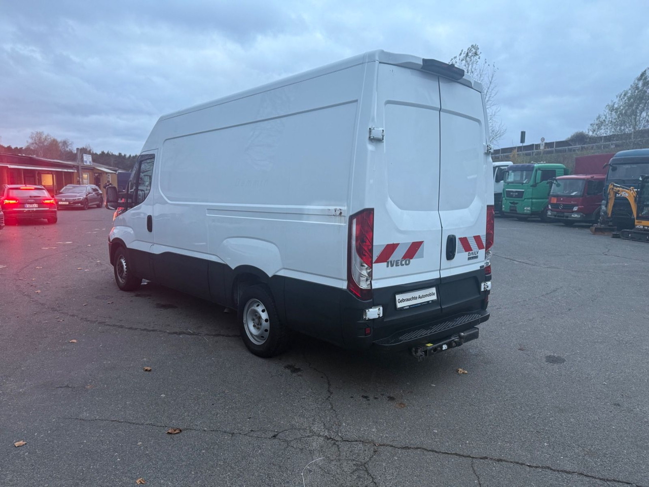 Iveco Daily Kasten HKa 35 S 16 AUTOMATIK - Van panel: gambar 5 Iveco Daily Kasten HKa 35 S 16 AUTOMATIK - Van panel: gambar 5