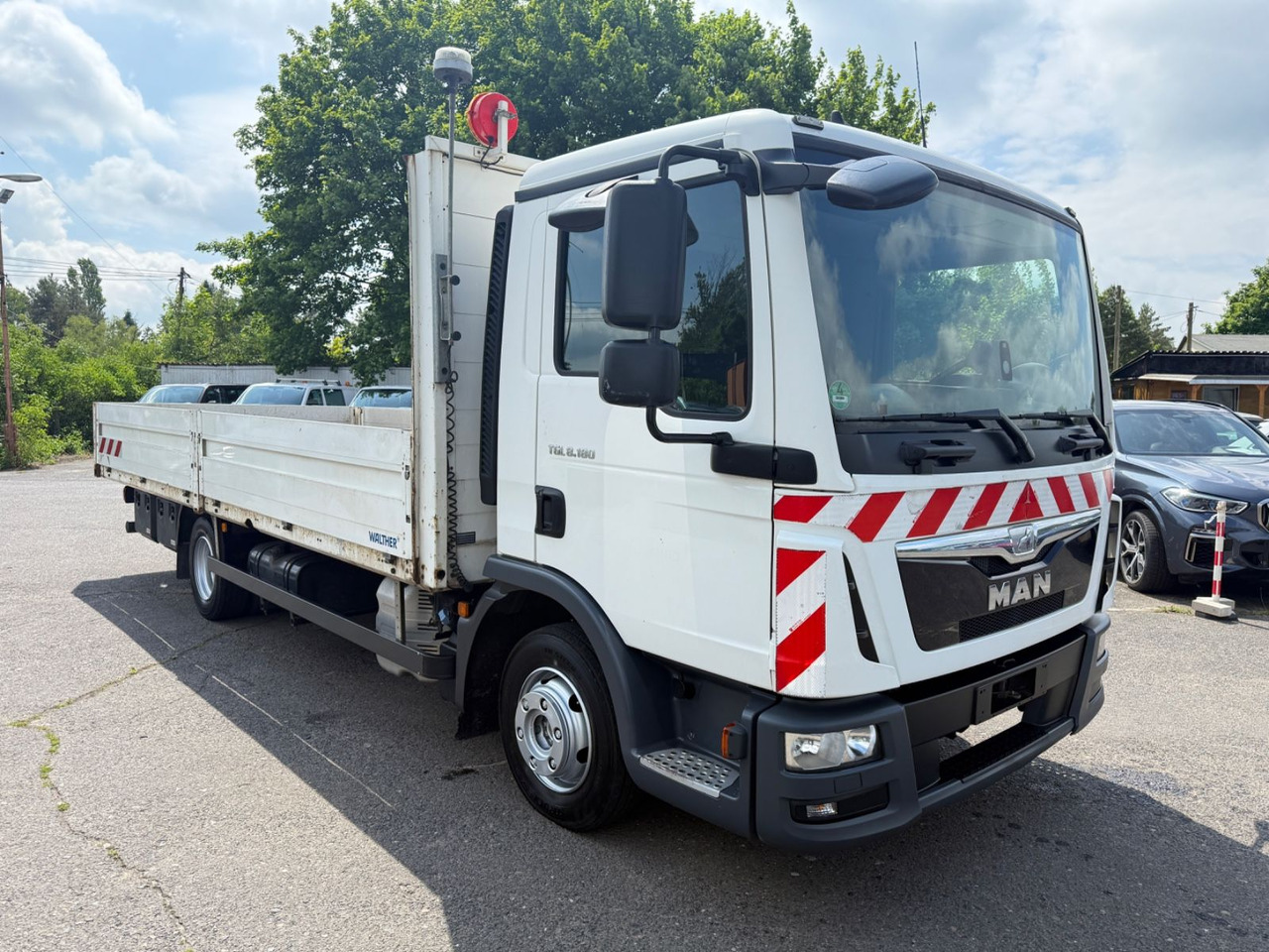 MAN TGL 8.180 - Truk flatbed: gambar 2 MAN TGL 8.180 - Truk flatbed: gambar 2