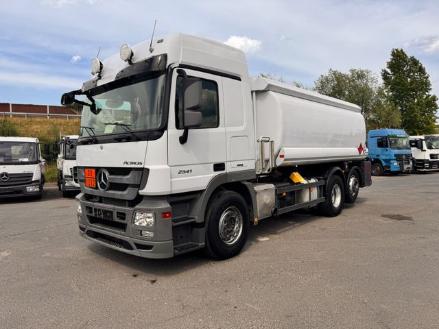 Mercedes-Benz Actros 2541 Tankwagen - Truk tangki: gambar 3 Mercedes-Benz Actros 2541 Tankwagen - Truk tangki: gambar 3
