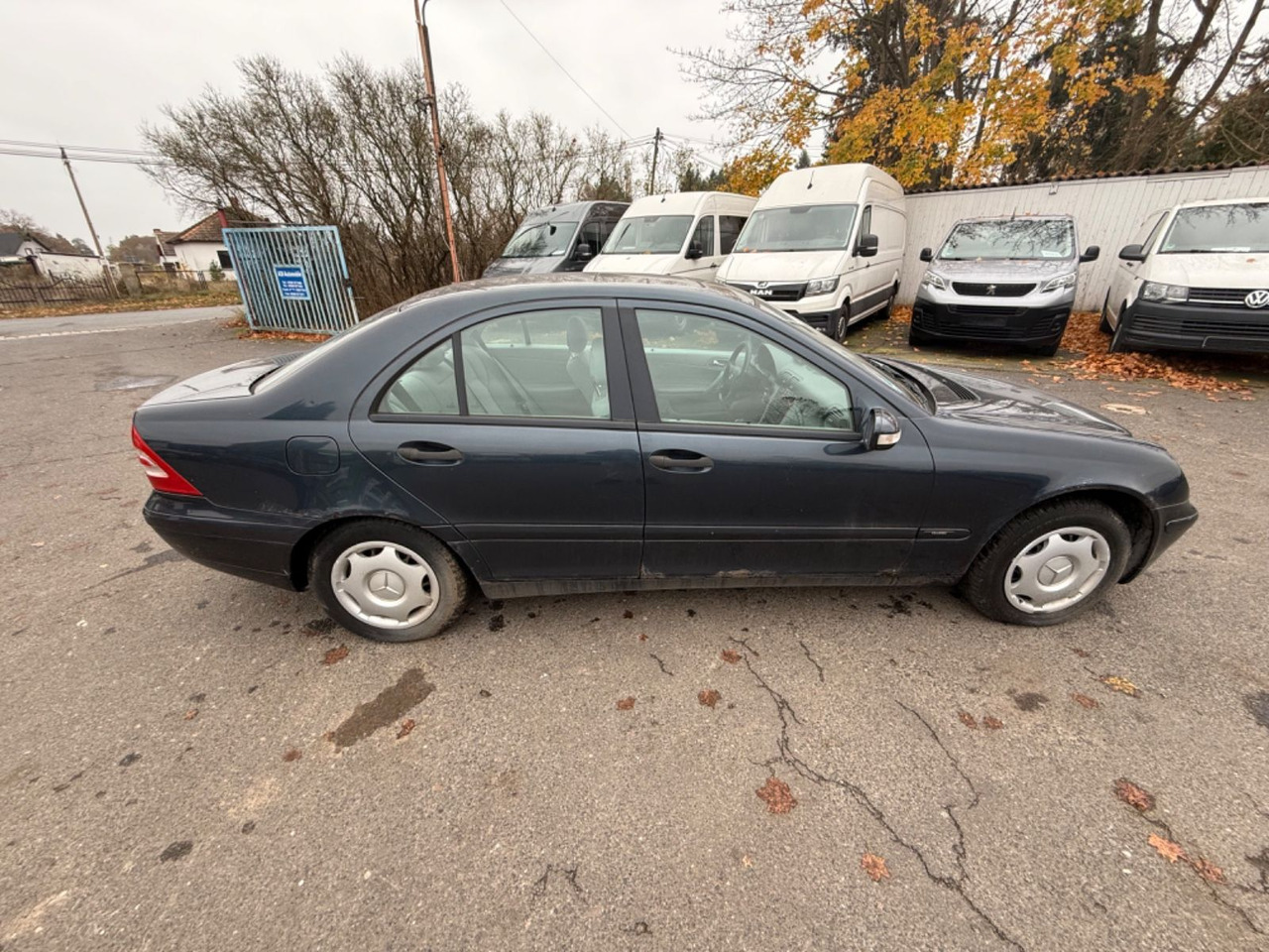 Mercedes-Benz C 180 T CLASSIC - Mobil: gambar 3 Mercedes-Benz C 180 T CLASSIC - Mobil: gambar 3