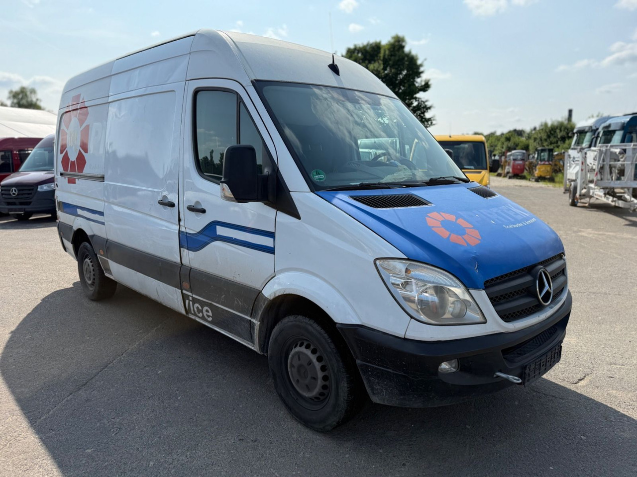 Mercedes-Benz Sprinter II Kasten 313 CDI MOTORSCHADEN !!! - Van panel: gambar 2 Mercedes-Benz Sprinter II Kasten 313 CDI MOTORSCHADEN !!! - Van panel: gambar 2