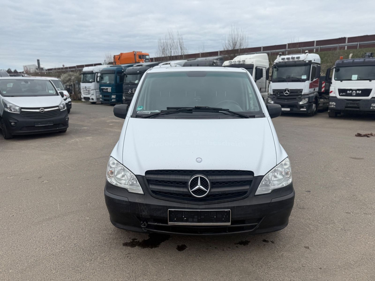 Mercedes-Benz Vito Kasten 116 CDI extralang defekt !! - Van penumpang: gambar 1 Mercedes-Benz Vito Kasten 116 CDI extralang defekt !! - Van penumpang: gambar 1