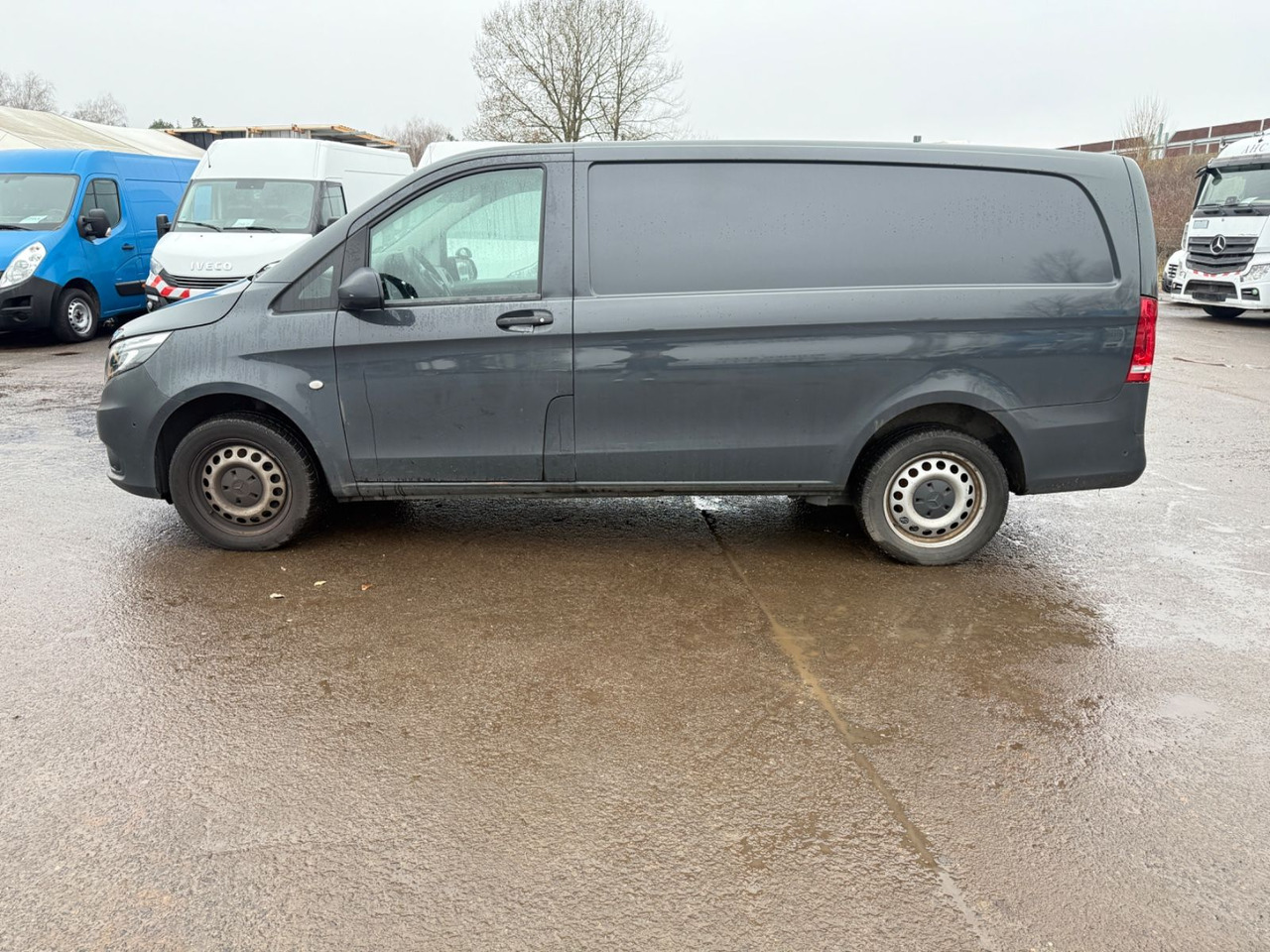 Mercedes-Benz Vito Kasten 119 CDI/BT 4x4 lang MOTORSCHADEN - Van penumpang: gambar 3 Mercedes-Benz Vito Kasten 119 CDI/BT 4x4 lang MOTORSCHADEN - Van penumpang: gambar 3