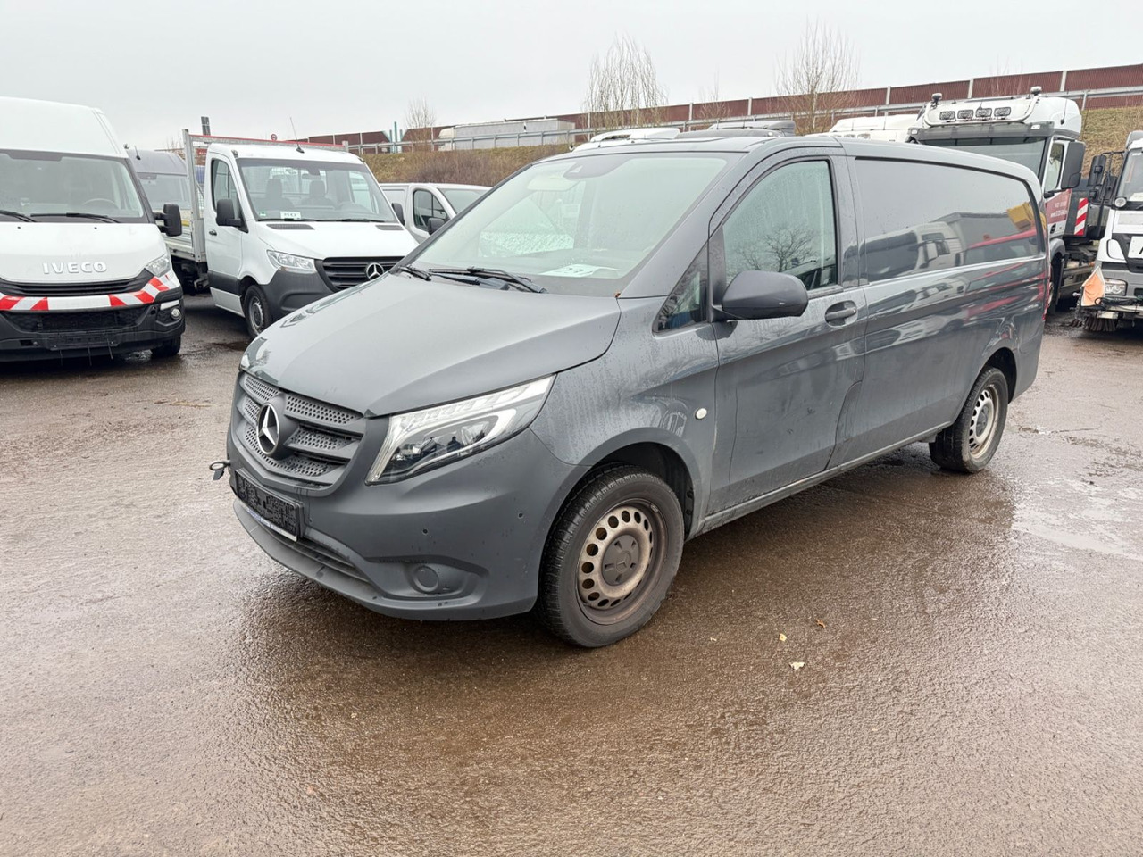 Mercedes-Benz Vito Kasten 119 CDI/BT 4x4 lang MOTORSCHADEN - Van penumpang: gambar 2 Mercedes-Benz Vito Kasten 119 CDI/BT 4x4 lang MOTORSCHADEN - Van penumpang: gambar 2
