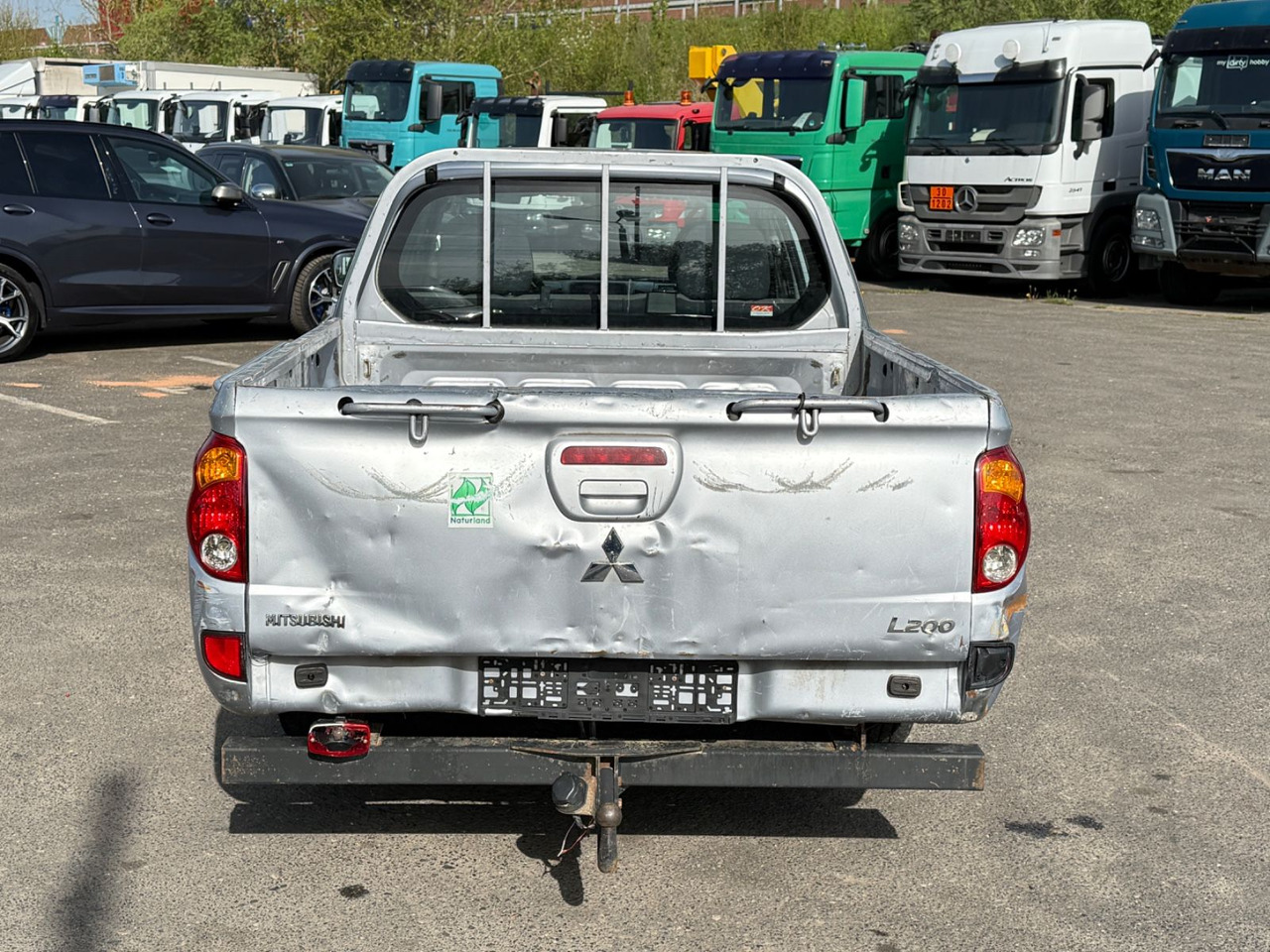 Mitsubishi L200 Inform Doppelkabine 2WD - Mobil SUV: gambar 5 Mitsubishi L200 Inform Doppelkabine 2WD - Mobil SUV: gambar 5