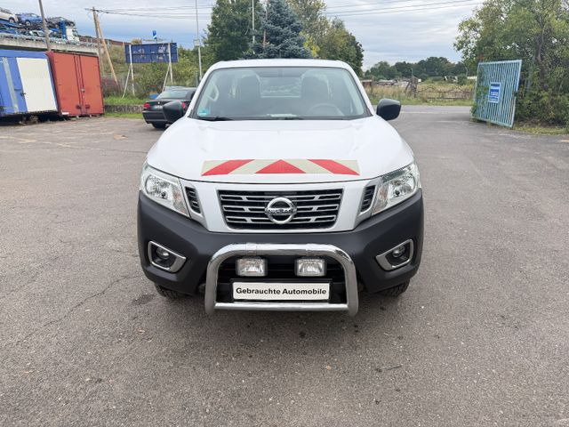 Nissan Navara NP300 Visia King Cab 4x4 - Mobil SUV: gambar 1 Nissan Navara NP300 Visia King Cab 4x4 - Mobil SUV: gambar 1