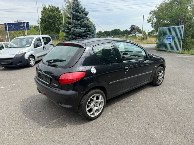 Peugeot 206 1.4 HDi - Mobil sedan: gambar 5 Peugeot 206 1.4 HDi - Mobil sedan: gambar 5