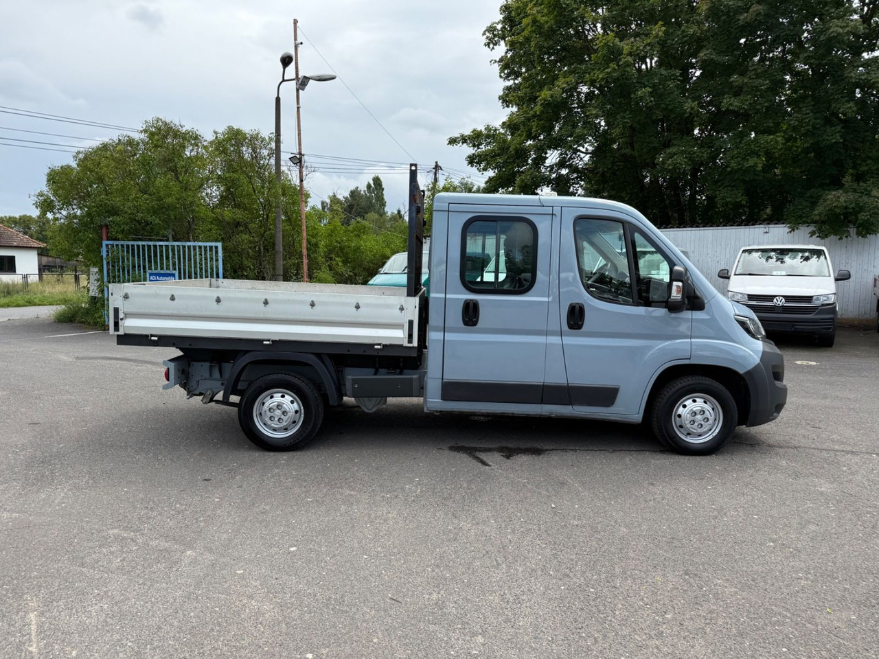 Peugeot Boxer Pritsche Doka. 333 L2 BlueHDi 110 - Van flatbed: gambar 3 Peugeot Boxer Pritsche Doka. 333 L2 BlueHDi 110 - Van flatbed: gambar 3