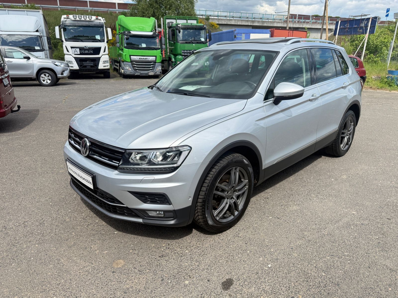 Volkswagen Tiguan Highline BMT/Start-Stopp 4Motion - Mobil SUV: gambar 3 Volkswagen Tiguan Highline BMT/Start-Stopp 4Motion - Mobil SUV: gambar 3