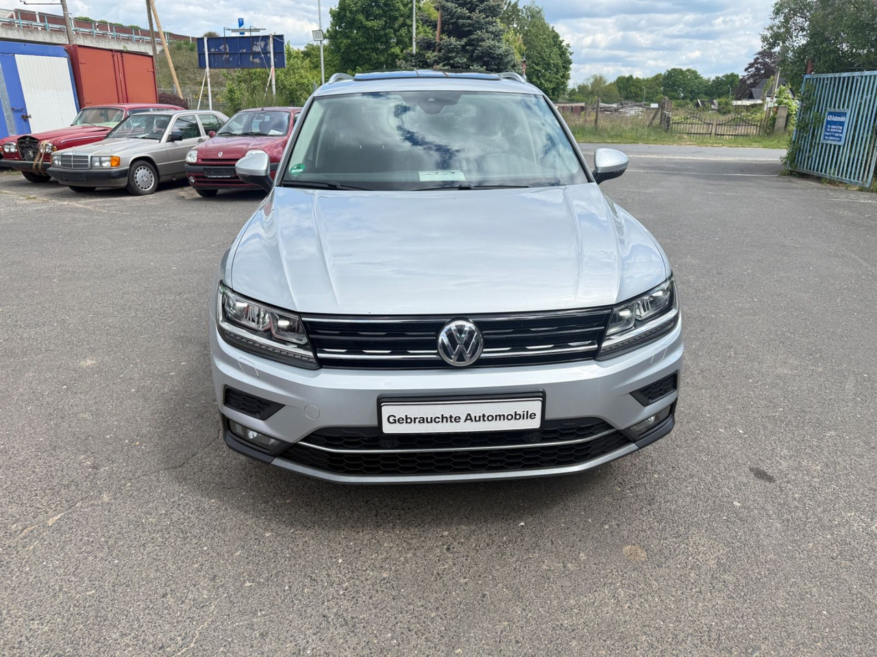 Volkswagen Tiguan Highline BMT/Start-Stopp 4Motion - Mobil SUV: gambar 1 Volkswagen Tiguan Highline BMT/Start-Stopp 4Motion - Mobil SUV: gambar 1