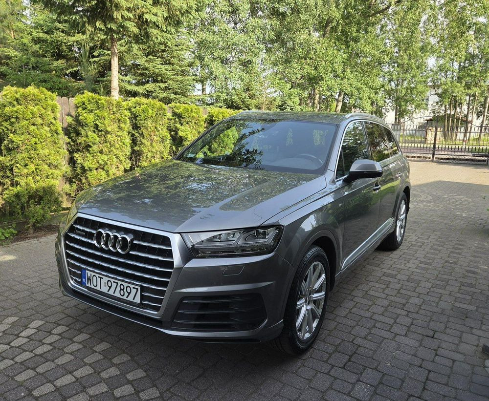 Audi Q7 - Mobil SUV: gambar 1 Audi Q7 - Mobil SUV: gambar 1