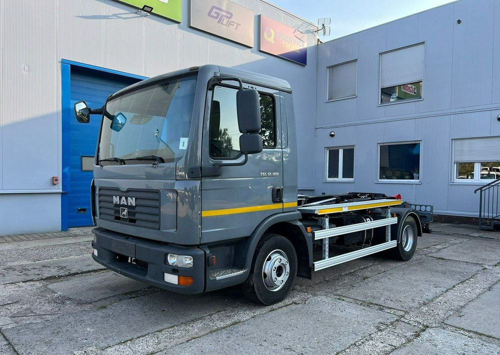 MAN TGL 12.180, hakowiec Janco/GP Lift - Truk sampah: gambar 1 MAN TGL 12.180, hakowiec Janco/GP Lift - Truk sampah: gambar 1