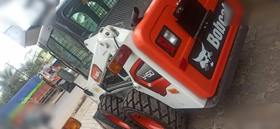 BOBCAT S450 - Skid steer: gambar 1 BOBCAT S450 - Skid steer: gambar 1