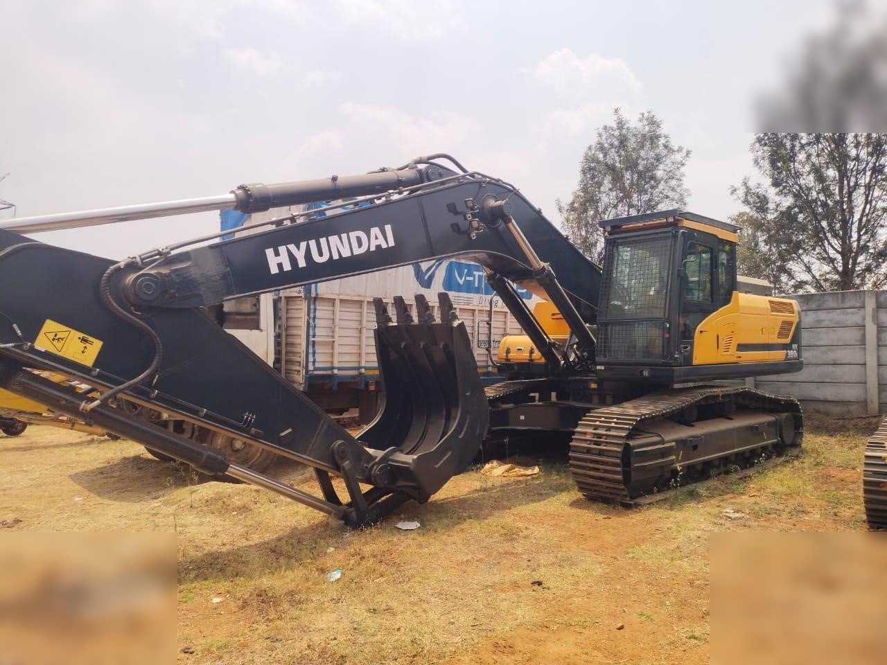 HYUNDAI HX380L - Ekskavator perayap: gambar 2 HYUNDAI HX380L - Ekskavator perayap: gambar 2