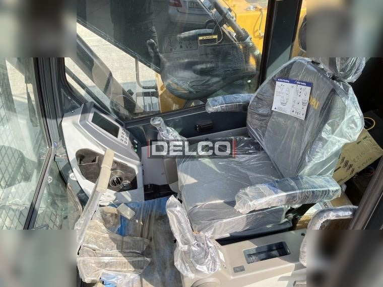 HYUNDAI ROBEX 215L SMART PLUS - Ekskavator perayap: gambar 5 HYUNDAI ROBEX 215L SMART PLUS - Ekskavator perayap: gambar 5