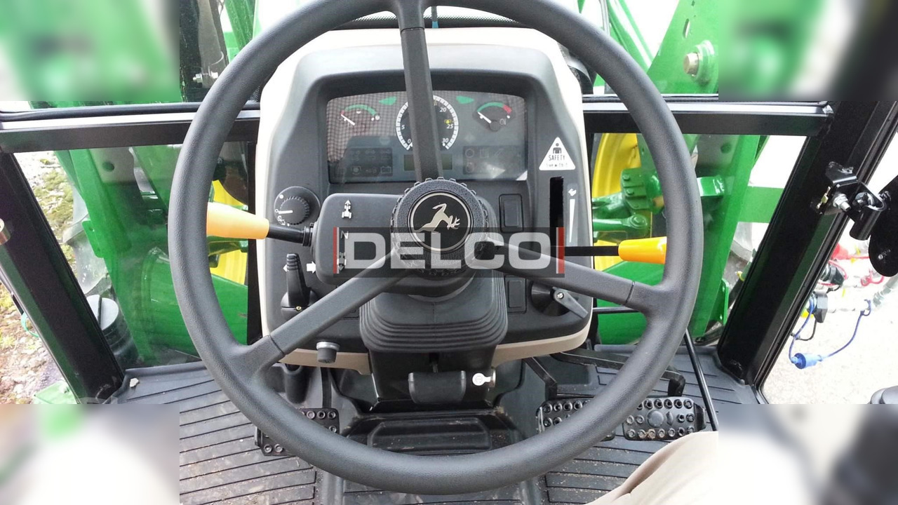 JOHN DEERE 5075E - Traktor: gambar 4 JOHN DEERE 5075E - Traktor: gambar 4